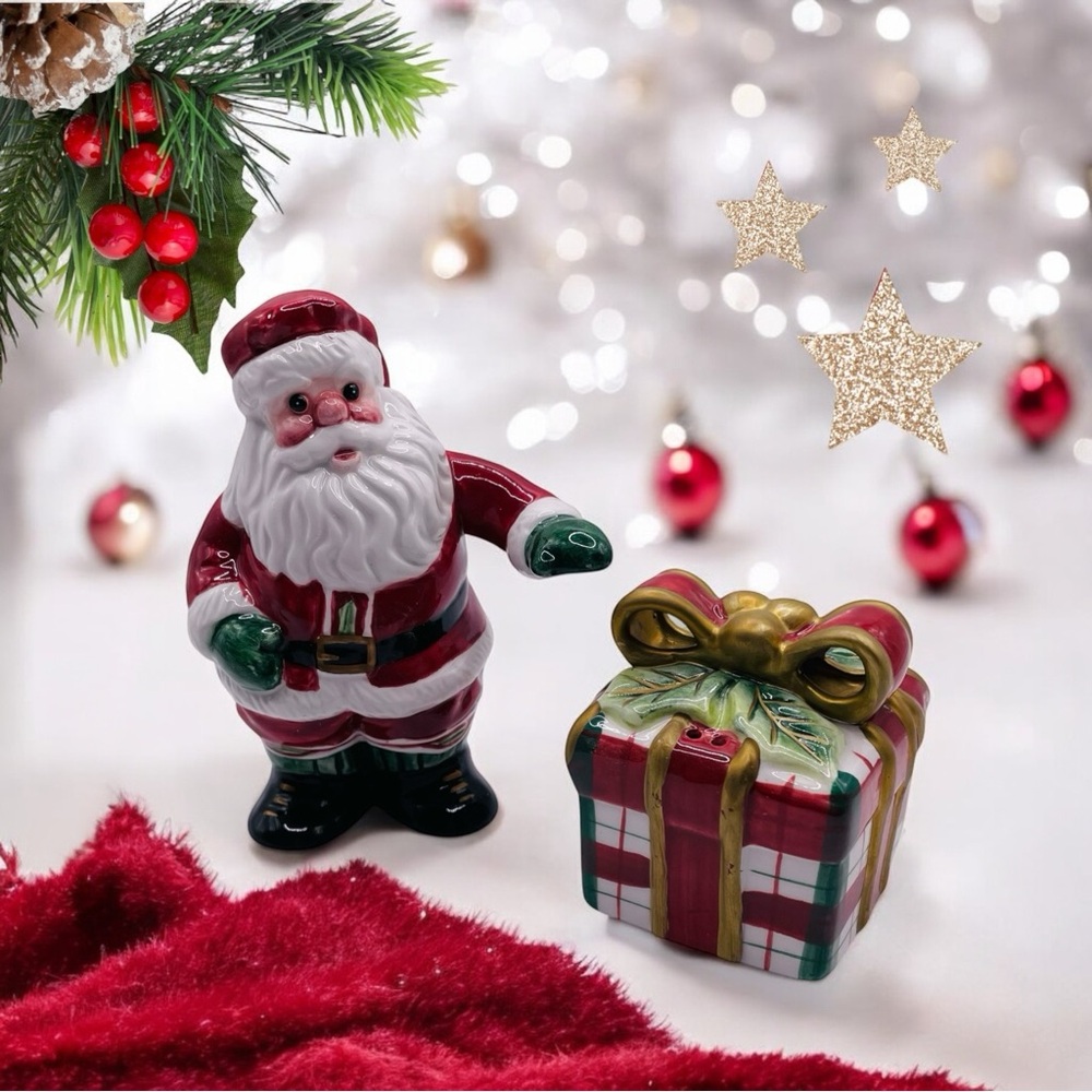 Fitz and Floyd Plaid Christmas Santa Salt and Pepper Shakers